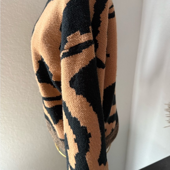 Black Tan Sweater cropped cowl neck pullover sweater top long sleeve tiger - Picture 7 of 9